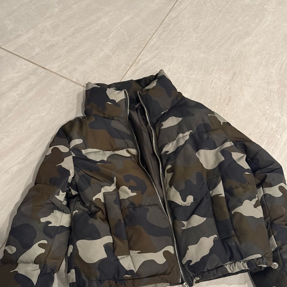 H&M Camouflage Crop Puffer Jacket - Olive, Black & Gray